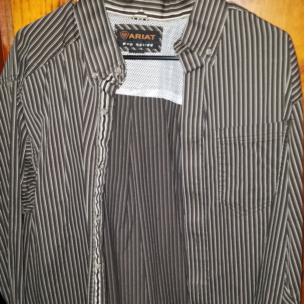 Ariat large shirt Long sleeve